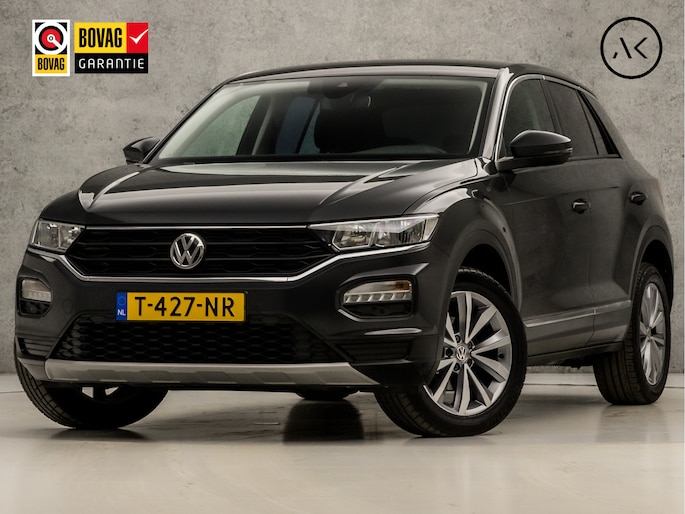 Volkswagen T-Roc 1.0 TSI Sport (STOELVERWARMING, TREKHAAK, GETINT GLAS, SPORTSTOELEN, PARKEERSENSOREN, ARMSTEUN, BLUETOOTH, NIEUWSTAAT)
