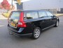 Volvo V70 2.4D Kinetic NAVI CLIMA CRUISE TREKHAAK EX BPM EXPORT!!