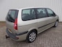 Peugeot 807 2.2 ST Premium 5 Pers. ( APK KEURING BIJ AFLEVERING! )