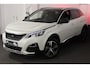 Peugeot 3008 GT-LINE 130PK PARELMOER SCHITTEREND MODEL.