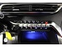 Peugeot 3008 GT-LINE 130PK PARELMOER SCHITTEREND MODEL.