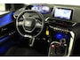 Peugeot 3008 GT-LINE 130PK PARELMOER SCHITTEREND MODEL.