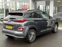 Hyundai Kona Electric EV Premium 64 kWh | BTW-Auto | Lederen Bekleding | Warmtepomp | HUD | Stoel/Stuurverwarming/- & verkoeling | Stuurverwarming | Achteruitrij camera | Apple Carplay/Android Auto | Dodehoek detectie | Keyless | Navigatie |