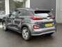 Hyundai Kona Electric EV Premium 64 kWh | BTW-Auto | Lederen Bekleding | Warmtepomp | HUD | Stoel/Stuurverwarming/- & verkoeling | Stuurverwarming | Achteruitrij camera | Apple Carplay/Android Auto | Dodehoek detectie | Keyless | Navigatie |