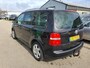 Volkswagen Touran 2.0-16V FSI Highline Clima Bj:2005 NAP!