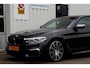 BMW 5-Serie M550i V8 462PK xDrive High Executive*Perfect BMW Onderh.*Bowers&Wilkins Diamond/Co-Pilot Pack/Softclose/Nachtzicht/Head-Up/Apple Carplay-Android/M-Stof/Stoelverw./Stuurwielverw./360/Adapt. Koplampen/Elek. Achterklep/Standkachel/VOL*
