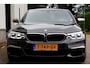 BMW 5-Serie M550i V8 462PK xDrive High Executive*Perfect BMW Onderh.*Bowers&Wilkins Diamond/Co-Pilot Pack/Softclose/Nachtzicht/Head-Up/Apple Carplay-Android/M-Stof/Stoelverw./Stuurwielverw./360/Adapt. Koplampen/Elek. Achterklep/Standkachel/VOL*