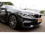 BMW 5-Serie M550i V8 462PK xDrive High Executive*Perfect BMW Onderh.*Bowers&Wilkins Diamond/Co-Pilot Pack/Softclose/Nachtzicht/Head-Up/Apple Carplay-Android/M-Stof/Stoelverw./Stuurwielverw./360/Adapt. Koplampen/Elek. Achterklep/Standkachel/VOL*