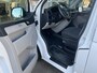 Volkswagen Transporter 2.0 TDI L2H1 102pk Omvormer Airco Cruise control Trekhaak 2200kg trekgewicht Telefoonvoorbereiding Usb aansluiting 2-Persoons Parkeerhulp achter 1e eigenaar Euro 6 Bestel Bpm vrij