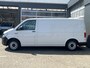 Volkswagen Transporter 2.0 TDI L2H1 102pk Omvormer kastinrichting Airco Cruise control Trekhaak 2200kg trekgewicht Telefoonvoorbereiding Usb aansluiting 2-Persoons Parkeerhulp achter 1e eigenaar Euro 6 Bestel Bpm vrij