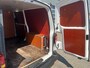 Volkswagen Transporter 2.0 TDI L2H1 102pk Omvormer kastinrichting Airco Cruise control Trekhaak 2200kg trekgewicht Telefoonvoorbereiding Usb aansluiting 2-Persoons Parkeerhulp achter 1e eigenaar Euro 6 Bestel Bpm vrij