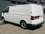 Volkswagen Transporter 2.0 TDI L2H1 102pk Omvormer kastinrichting Airco Cruise control Trekhaak 2200kg trekgewicht Telefoonvoorbereiding Usb aansluiting 2-Persoons Parkeerhulp achter 1e eigenaar Euro 6 Bestel Bpm vrij