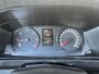Volkswagen Transporter 2.0 TDI L2H1 102pk Omvormer kastinrichting Airco Cruise control Trekhaak 2200kg trekgewicht Telefoonvoorbereiding Usb aansluiting 2-Persoons Parkeerhulp achter 1e eigenaar Euro 6 Bestel Bpm vrij