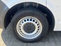 Volkswagen Transporter 2.0 TDI L2H1 102pk Omvormer kastinrichting Airco Cruise control Trekhaak 2200kg trekgewicht Telefoonvoorbereiding Usb aansluiting 2-Persoons Parkeerhulp achter 1e eigenaar Euro 6 Bestel Bpm vrij