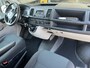 Volkswagen Transporter 2.0 TDI L2H1 102pk Omvormer kastinrichting Airco Cruise control Trekhaak 2200kg trekgewicht Telefoonvoorbereiding Usb aansluiting 2-Persoons Parkeerhulp achter 1e eigenaar Euro 6 Bestel Bpm vrij