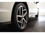 Volkswagen Golf GTE 245Pk SOH 93% Trekhaak Panodak Camera Stuur/Stoel Verwarming Parelmoer lak