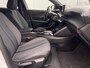 Peugeot e-2008 EV Allure 50 kWh | Apple Carplay | Cruisecontrol | 16% bijtelling | Direct leverbaar | Parkeerhulp |