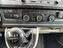 Volkswagen Transporter 2.0 TDI L2H1 102pk Kastinrichting 2200kg Trekgewicht Cruise controle Parkeerhulp achter Lang Bpm vrij 1e eigenaar Dealer onderhouden !! Euro 6