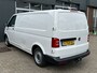 Volkswagen Transporter 2.0 TDI L2H1 102pk Kastinrichting 2200kg Trekgewicht Cruise controle Parkeerhulp achter Lang Bpm vrij 1e eigenaar Dealer onderhouden !! Euro 6