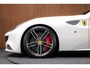 Ferrari FF 6.3 V12 Carbon Camera Lift Passengerdisplay