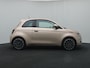 Fiat 500e La Prima automaat 42 kWh | Adaptieve Cruise Control | CarPlay | Navigatie | Parkeersensoren | Achteruitrijcamera | Stoelverwarming | LED verlichting - 12% bijtelling tot 7-2026