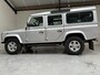 Land Rover Defender 2.5 TD5 110 DC SE Young timer 7 Zitter