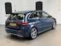 Mercedes-Benz B-klasse 180 Business Solution AMG CAMERA / AMG LINE / PANO / NL AUTO / NAVI