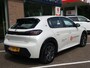 Peugeot e-208 ACTIVE PACK 50kWh 136pk 1-fase 12% BIJTELLING Cruise & Climate control | Parkeersensoren achter | Navigatie via Apple&Android | Bluetooth | LM-velgen