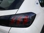 Peugeot e-208 ACTIVE PACK 50kWh 136pk 1-fase 12% BIJTELLING Cruise & Climate control | Parkeersensoren achter | Navigatie via Apple&Android | Bluetooth | LM-velgen