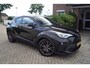 Toyota C-HR 1.8 Hybrid Bi-Tone Autom Leder Stoelverw Navi Camera Clima Apple Carplay 2x PDC Dodehoek Botswaarschuwing LMV ENZ.