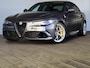 Alfa Romeo Giulia 2.9 V6 Quadrifoglio | handgeschakeld | Performance edition | Origineel Nederlands | Keramische remmen |