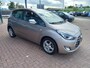 Hyundai ix20 1.4i i-Drive, Airco, Elektrische ramen voor, Elektrische spiegels, Radio/CD/Aux/USB, Licht metalen velgen, Centrale vergrendeling met afstandsbediening, Multimedia bediening op stuurwiel ,Armsteun voor en achter, Achterbank in delen inklapbaar, Nette auto inclusief BOVAG garantie