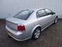 Opel Vectra 1.8-16V Sedan Cosmo ( APK KEURING BIJ AFLEVERING! )