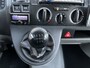 Volkswagen Transporter 2.5 TDI 340 Trendline DC Youngtimer Btw vrij Airco Cruise controle Trekhaak 2500kg Dubbele cabine Schuifdeur Camera Marge btw vrij Motor verbruikt koelwater !!