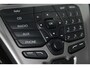 Ford Transit Custom 290 2.0-105pk TDCI L2H1 Trend. Nette Ford Custom in de verlengde uitvoering, deze wagen kan u nog jaren tot dienst zijn. Airco, navigatie, telefoonvoorb., voorraamverwarming, lane assist, parkeersensoren v+a, camera, trekhaak, metallic lak, 3-zits etc.