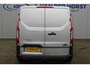 Ford Transit Custom 290 2.0-105pk TDCI L2H1 Trend. Nette Ford Custom in de verlengde uitvoering, deze wagen kan u nog jaren tot dienst zijn. Airco, navigatie, telefoonvoorb., voorraamverwarming, lane assist, parkeersensoren v+a, camera, trekhaak, metallic lak, 3-zits etc.