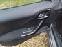 Peugeot 208 1.2 PureTech Blue Lion zeer lux.s nav radio cd airco