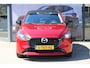 Mazda 2 1.5 e-SkyActiv-G 90 Homura Aka , Apple Carplay, LMV 16 Inch, Zwart Dak, Camera, PDC, Clima, Cruise, Stuur/Stoelverwarming, BSM, LKA
