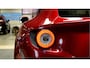 Ferrari FF 6.3 V12 HELE ROSSO MARANELLO + LED STUUR + CARBON INTERIEUR + LIFT V&A + 3 X CAMERA + DVD SCHERMEN + CRUISE CONTROL + NAVIGATIE + BLUETOOTH + JBL AUDIO + STOELVERWARMING&-KOELING + AFS + FRONT PPF + 20" LM-VELGEN!!