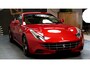 Ferrari FF 6.3 V12 HELE ROSSO MARANELLO + LED STUUR + CARBON INTERIEUR + LIFT V&A + 3 X CAMERA + DVD SCHERMEN + CRUISE CONTROL + NAVIGATIE + BLUETOOTH + JBL AUDIO + STOELVERWARMING&-KOELING + AFS + FRONT PPF + 20" LM-VELGEN!!