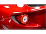 Ferrari FF 6.3 V12 HELE ROSSO MARANELLO + LED STUUR + CARBON INTERIEUR + LIFT V&A + 3 X CAMERA + DVD SCHERMEN + CRUISE CONTROL + NAVIGATIE + BLUETOOTH + JBL AUDIO + STOELVERWARMING&-KOELING + AFS + FRONT PPF + 20" LM-VELGEN!!