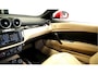 Ferrari FF 6.3 V12 HELE ROSSO MARANELLO + LED STUUR + CARBON INTERIEUR + LIFT V&A + 3 X CAMERA + DVD SCHERMEN + CRUISE CONTROL + NAVIGATIE + BLUETOOTH + JBL AUDIO + STOELVERWARMING&-KOELING + AFS + FRONT PPF + 20" LM-VELGEN!!
