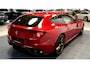 Ferrari FF 6.3 V12 HELE ROSSO MARANELLO + LED STUUR + CARBON INTERIEUR + LIFT V&A + 3 X CAMERA + DVD SCHERMEN + CRUISE CONTROL + NAVIGATIE + BLUETOOTH + JBL AUDIO + STOELVERWARMING&-KOELING + AFS + FRONT PPF + 20" LM-VELGEN!!