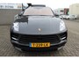 Porsche Macan 2.0 Panoramadak/Adaptive cruise control/Lederen bekleding/Elektr. verstelbare stoelen met geheugen/Navigatie/Achteruitrijcamera/Voor- en achterstoelen verwarmd/Elek. achterklep/Parkeersensoren/Privacy glas/20 inch