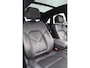 Porsche Macan 2.0 Panoramadak/Adaptive cruise control/Lederen bekleding/Elektr. verstelbare stoelen met geheugen/Navigatie/Achteruitrijcamera/Voor- en achterstoelen verwarmd/Elek. achterklep/Parkeersensoren/Privacy glas/20 inch