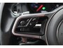 Porsche Macan 2.0 Panoramadak/Adaptive cruise control/Lederen bekleding/Elektr. verstelbare stoelen met geheugen/Navigatie/Achteruitrijcamera/Voor- en achterstoelen verwarmd/Elek. achterklep/Parkeersensoren/Privacy glas/20 inch