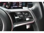 Porsche Macan 2.0 Panoramadak/Adaptive cruise control/Lederen bekleding/Elektr. verstelbare stoelen met geheugen/Navigatie/Achteruitrijcamera/Voor- en achterstoelen verwarmd/Elek. achterklep/Parkeersensoren/Privacy glas/20 inch