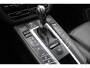 Porsche Macan 2.0 Panoramadak/Adaptive cruise control/Lederen bekleding/Elektr. verstelbare stoelen met geheugen/Navigatie/Achteruitrijcamera/Voor- en achterstoelen verwarmd/Elek. achterklep/Parkeersensoren/Privacy glas/20 inch