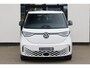 Volkswagen ID. Buzz Cargo 77 kWh 204PK / 150kW, Draadloos Apple Carplay / Android Auto, wegklapbare trekhaak, stoelverwarming, alarm klasse III, adaptieve cruise control (acc) met stop & go, dimmende binnenspiegel, zijwand bekleding, regensensor, verwarmbare voorruit, parkeersensoren voor en achter (pdc), DAB+, front assist, stoelverwarming, elektrisch verstel- en verwarmbare buitenspiegels