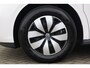 Volkswagen ID. Buzz Cargo 77 kWh 204PK / 150kW, Draadloos Apple Carplay / Android Auto, wegklapbare trekhaak, stoelverwarming, alarm klasse III, adaptieve cruise control (acc) met stop & go, dimmende binnenspiegel, zijwand bekleding, regensensor, verwarmbare voorruit, parkeersensoren voor en achter (pdc), DAB+, front assist, stoelverwarming, elektrisch verstel- en verwarmbare buitenspiegels